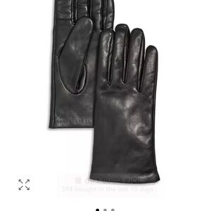 Bloomingdale's Women Cashmere Lined Black Leather Tech Gloves
